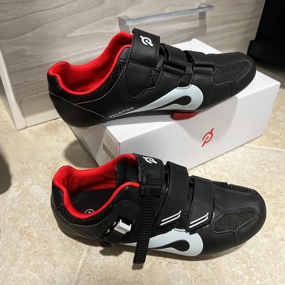Peloton cycling shoes with cleats size 10 (women) 8 (men)
